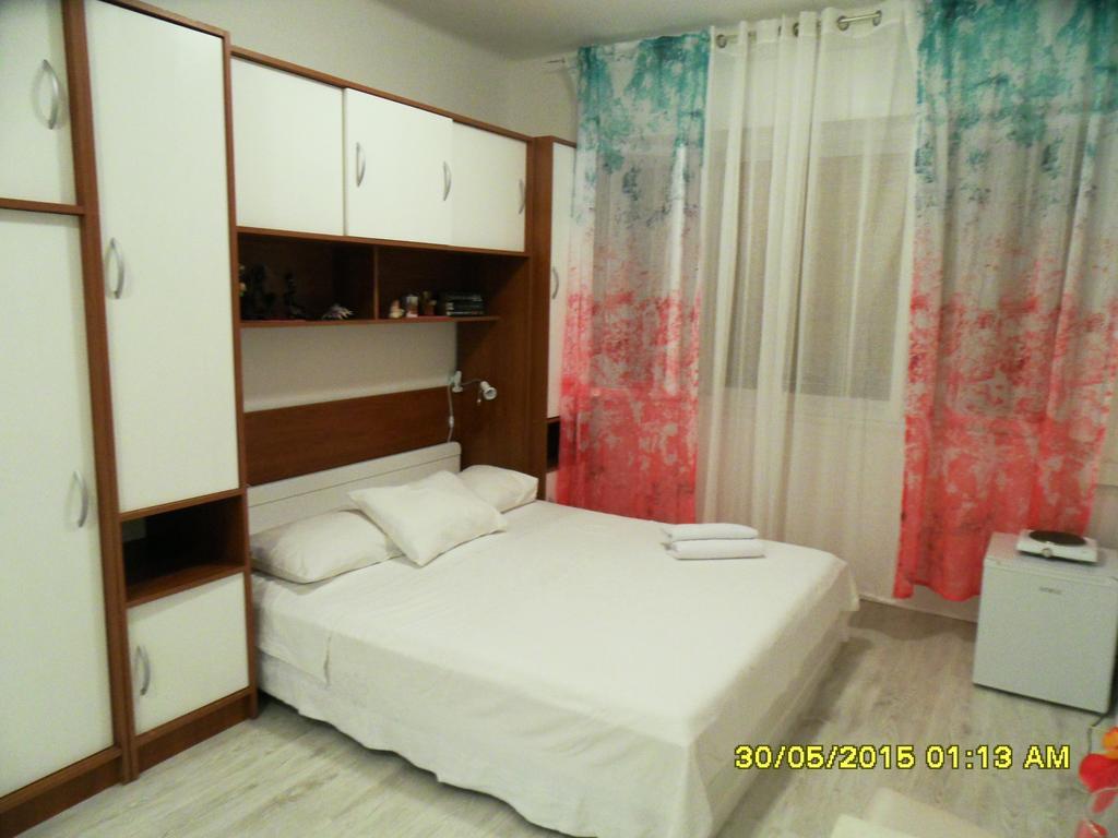 Rooms And Apartment Stambuk Split Exterior photo