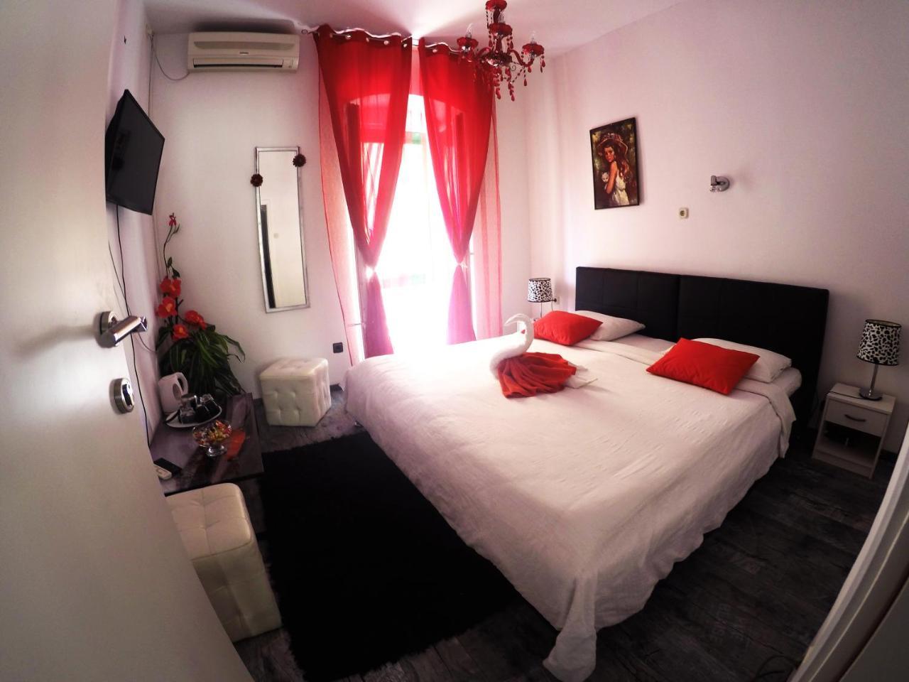 Rooms And Apartment Stambuk Split Exterior photo