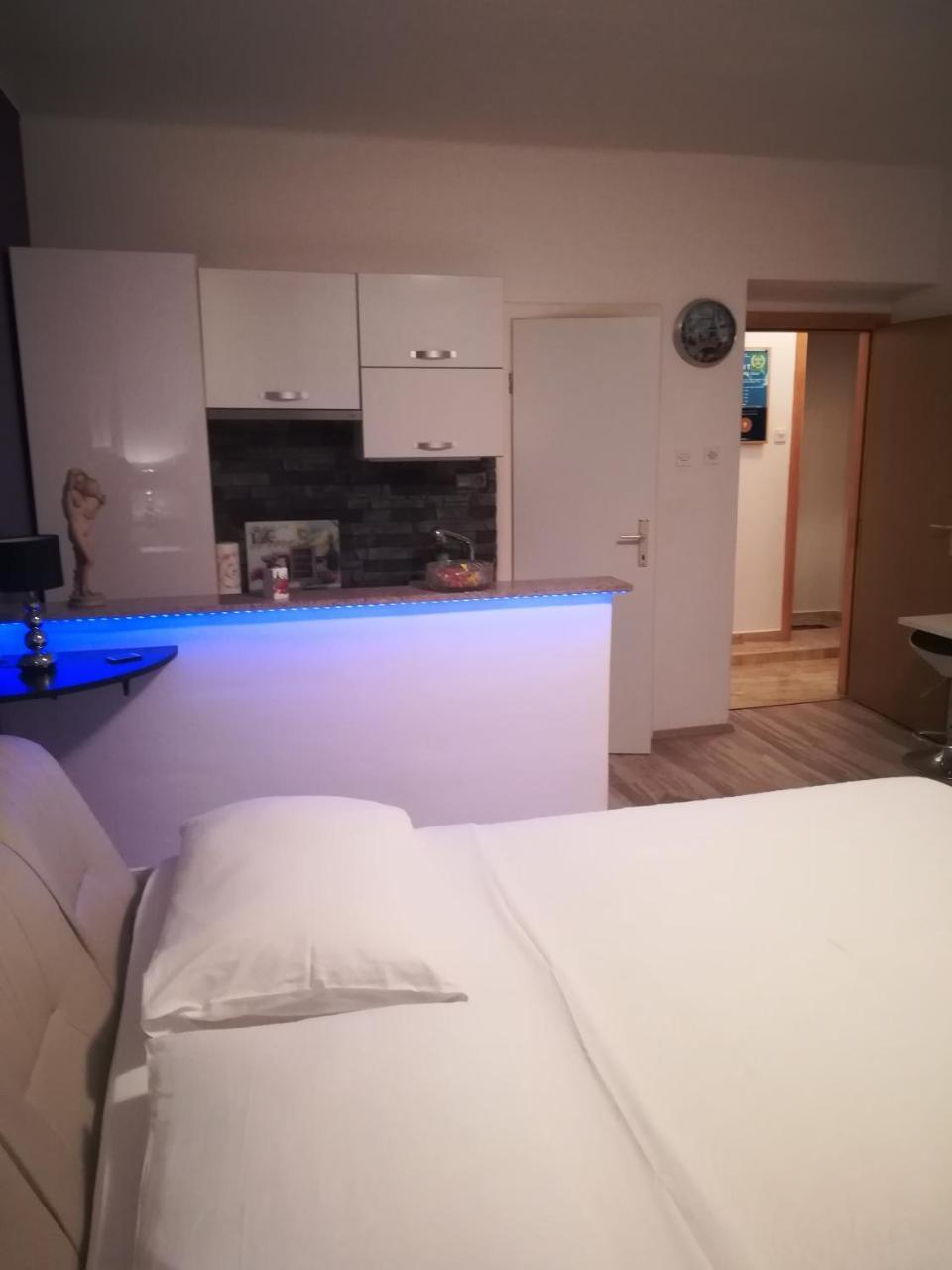 Rooms And Apartment Stambuk Split Exterior photo